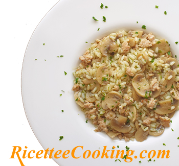 Risotto funghi e salsiccia